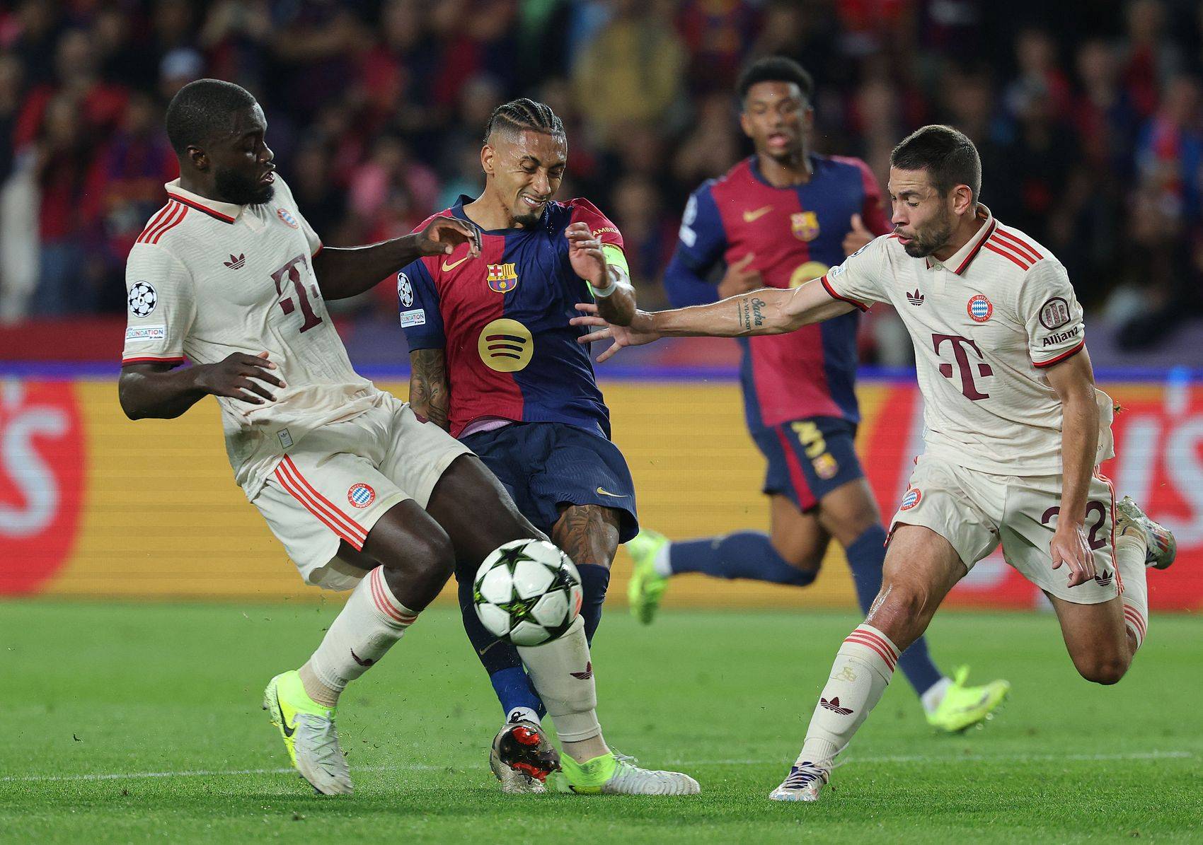 反戈旧主!弗里克率队高效击杀拜仁 43%控球却4射正全进球