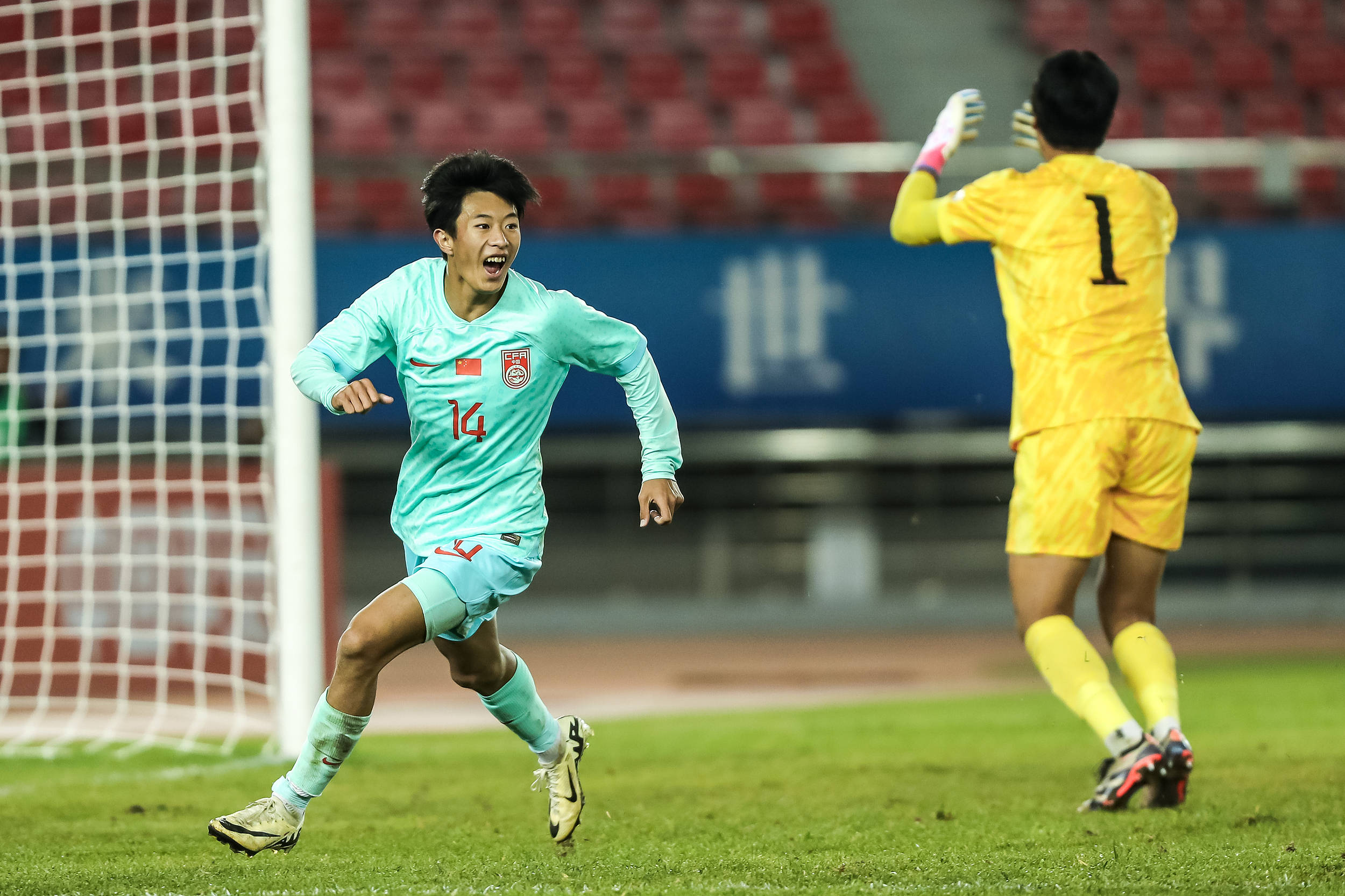 压着韩国队打,顺利晋级U17亚洲杯,国少队打出三十年不见的优势场面