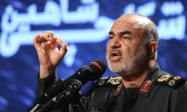 重磅!战斗深夜打响!伊朗下令开战,1000枚弹道导弹蓄势待发!