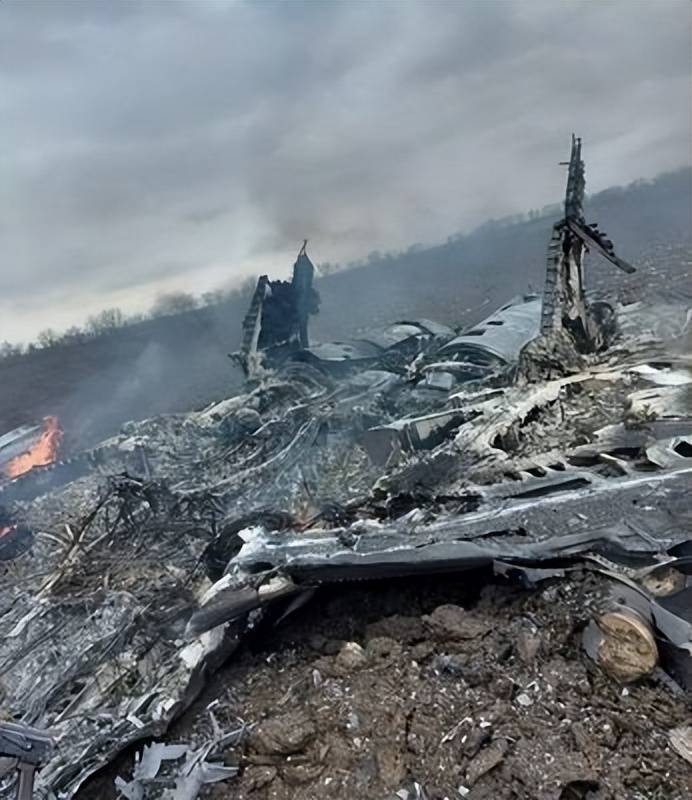 再下一城!俄军拿下红军村东南大门,乌军欲将指挥权交给美军?