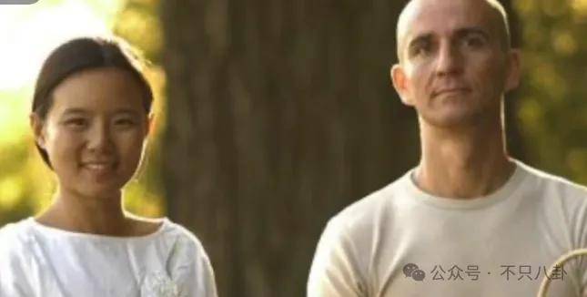 他们那么幸福恩爱,怎么突然离婚了……