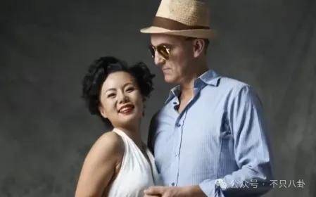 他们那么幸福恩爱,怎么突然离婚了……