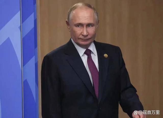 红军城被围!2万乌军撤离,乌总司令亲赴前线,这时想起中国了?