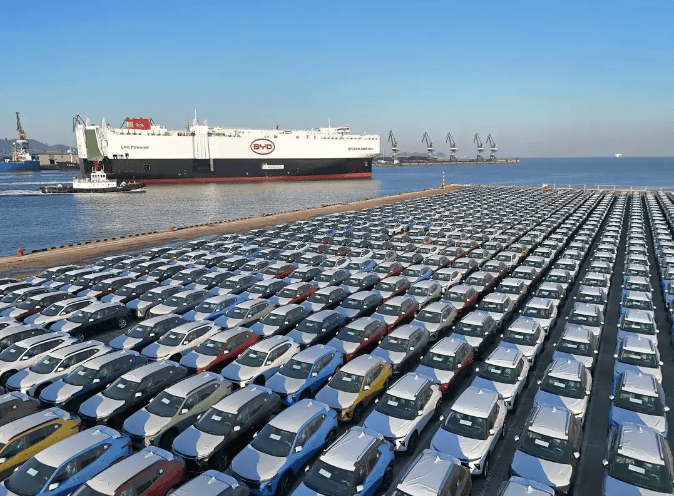 给脸不要脸?欧盟深夜致电中方,不到24小时,欧议员集体窜台