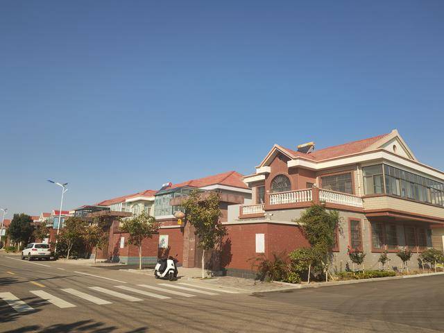 实探已落网的江苏“农民副县长”宋世敏老家:强制改造村内住房引争议 曾任当地一学校董事长