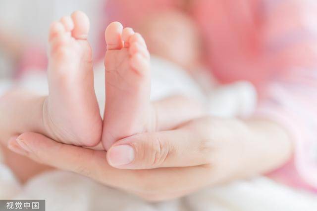 瞄准生育“痛点”,让大家想生也敢生丨大象评论·深一度