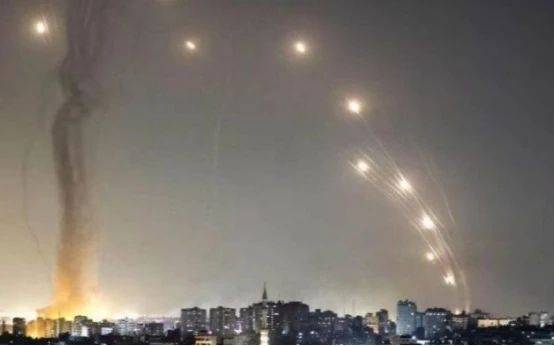 重磅!誓言血洗以色列?伊朗下令准备开战,美军机火速飞往中东