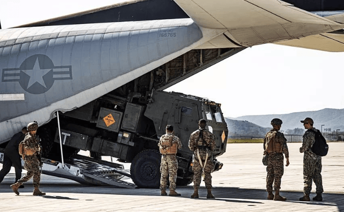 南海新刺头出现,比美菲还不客气?第三枪打响,解放军下11道禁令