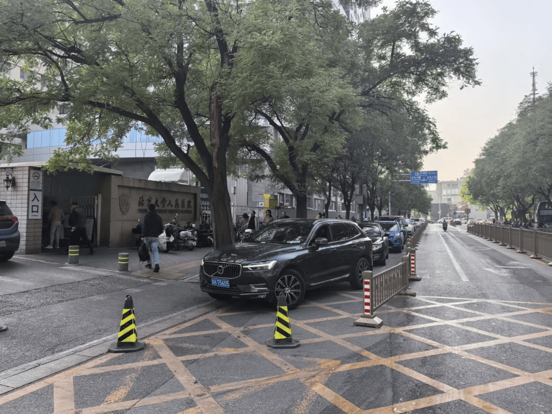停车入院缩短了40分钟!北京133家医院交通秩序改善
