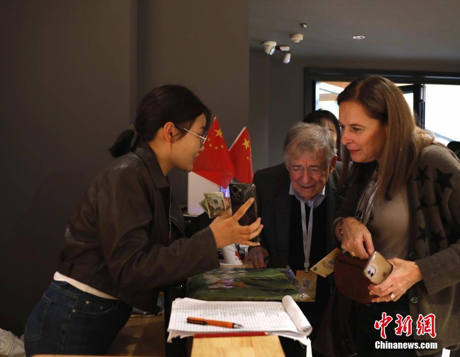 河南郑州:13国逾40位外籍古典学专家学者开启“商都”之旅