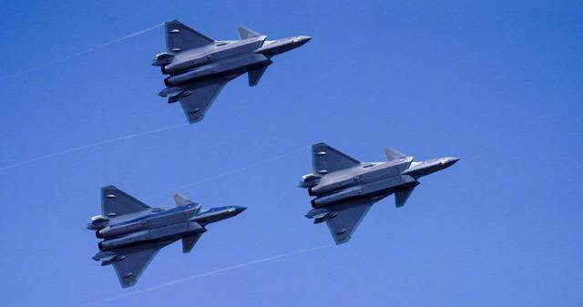 解放军的实力,英媒看在眼里,美军在亚太的空中优势,已荡然无存