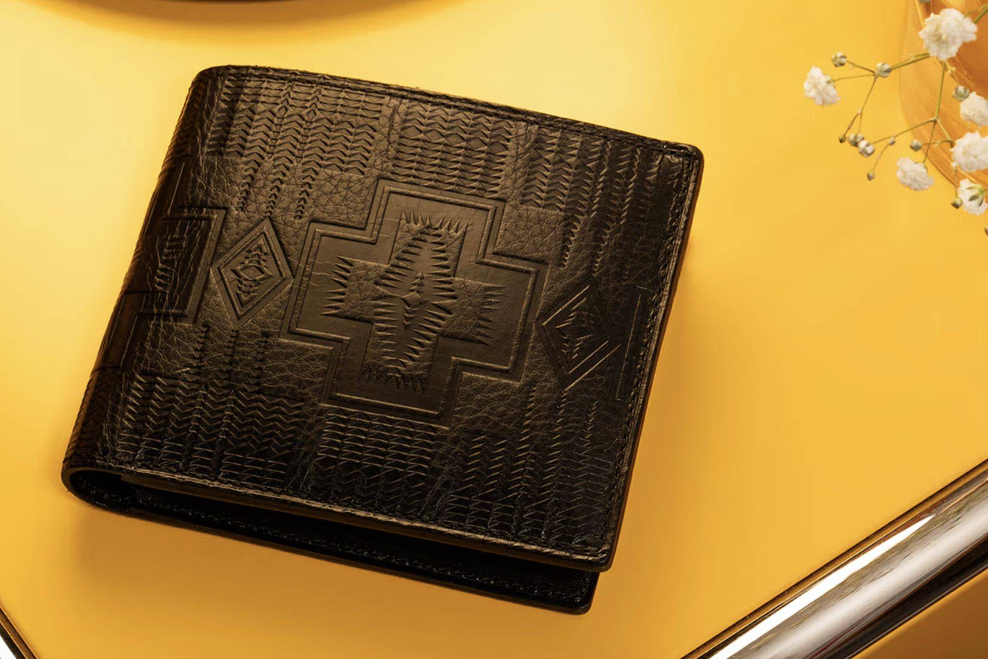 一个靠做“假鞋”走红的品牌,凭什么越办越好?