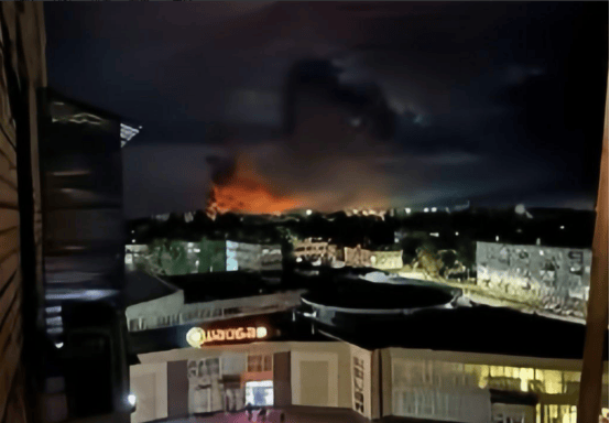 乌军总司令下令从库尔斯克州撤军,莫斯科遭无人机袭击