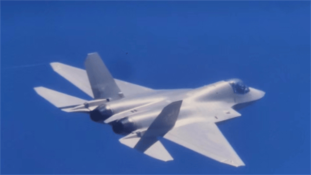 4架歼20“叠罗汉”,背后技术含量不容小觑,但更大惊喜在后头