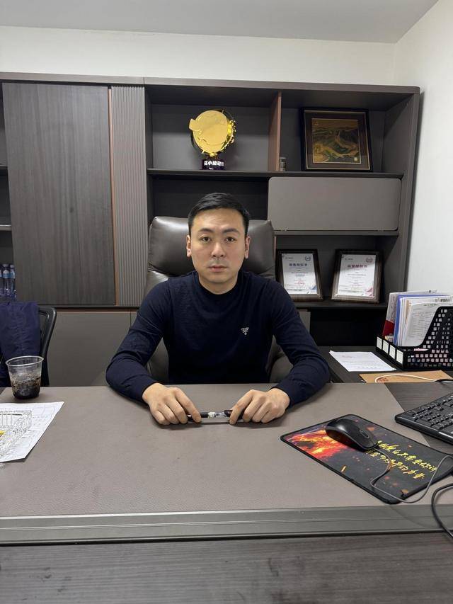 开着4家啤酒厂还跑网约车,青岛有群“非典型性网约车司机”