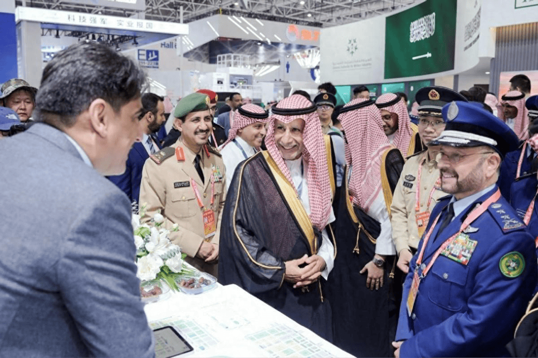 一架没击落?伊朗开了个坏头!沙特迈出重要一步,对华出手数十亿