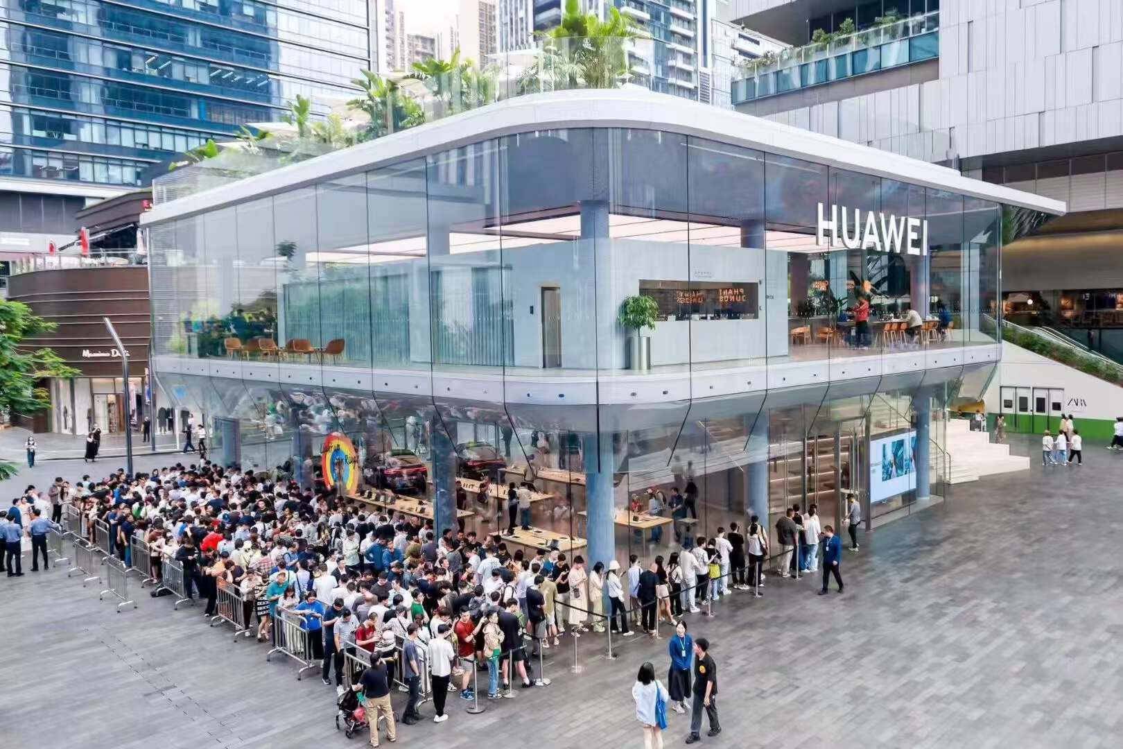 华为Mate70开启预订:首发纯血鸿蒙系统,6小时预订人数超165万