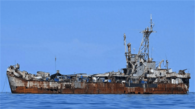 中国突然松口?菲律宾船光明正大,向仁爱礁破船运补了