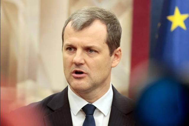 对华服软无果后,转身接待台当局窜访团,要用美国的方式对中国?