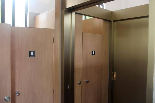 女厕大排长龙不能总是无解