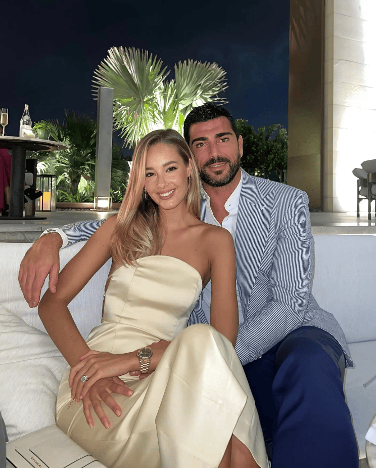 12年爱情故事落幕!瓦尔加:我和佩莱已经决定分手