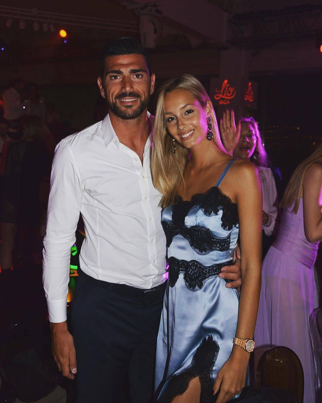 12年爱情故事落幕!瓦尔加:我和佩莱已经决定分手