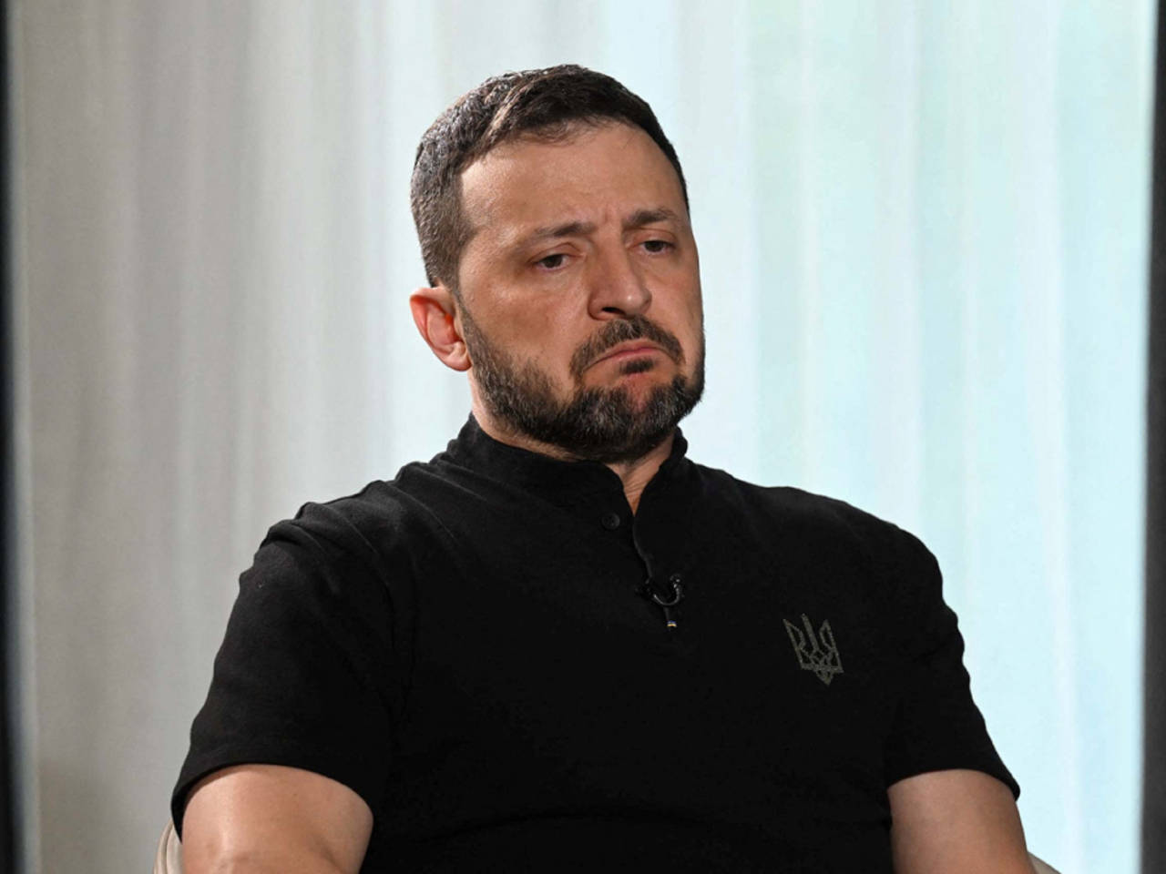 乌克兰这个国家很可怜,国内的亲美派把这个国家害了