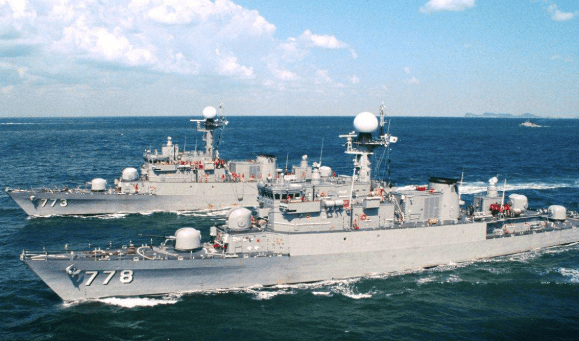 十分罕见!南海突然传来一声巨响,我海警动真格了,菲律宾敢动试试