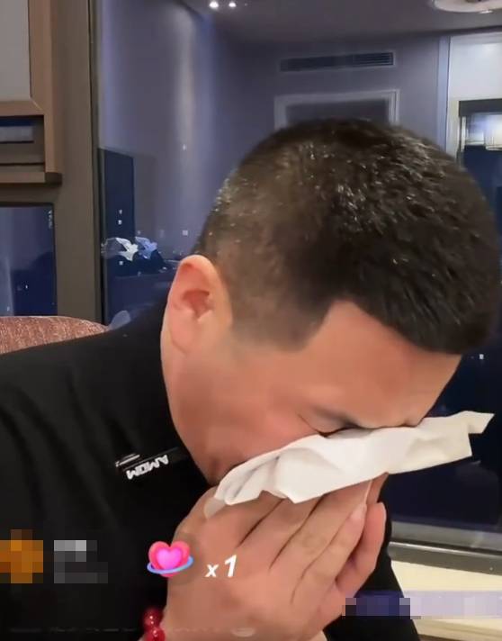 “小兵张嘎”谢孟伟后悔直播带货卖酒!哭着请求大家能原谅他