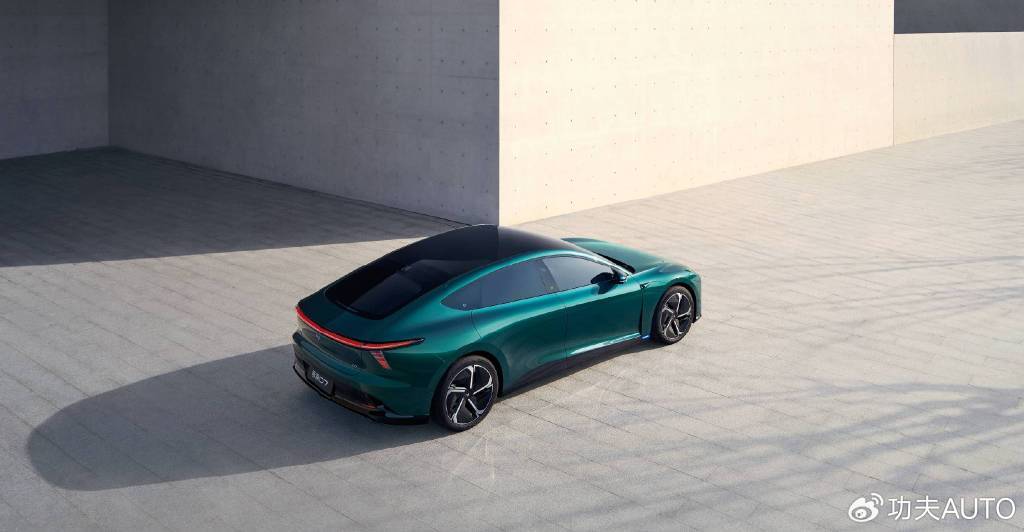 都是裁员,极越CEO夏一平被围堵,为何丁磊却能“体面”离场?