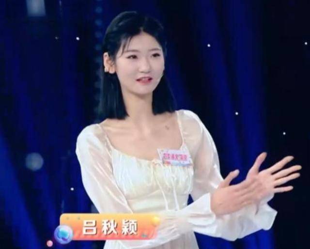 女孩身高2米26貌美如花,妈妈天天发愁:白长这么漂亮,没人敢追