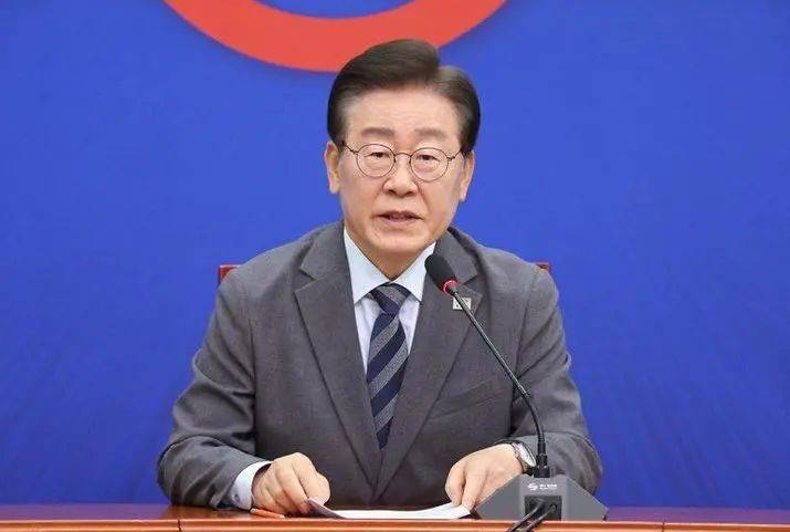 韩国政坛惊天翻转:尹锡悦陷叛乱漩涡,新总统人选扑朔迷离,究竟谁笑到最后?