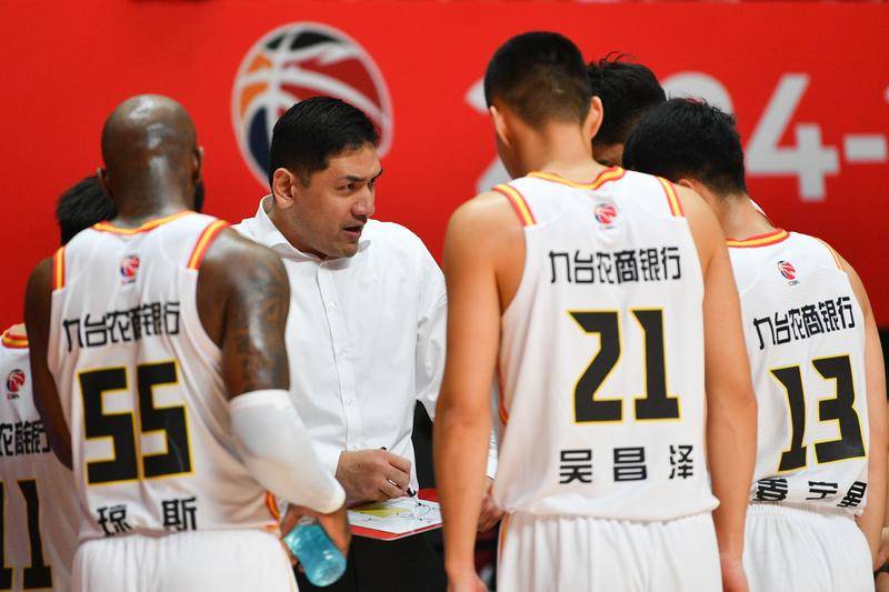 半场落后39分! 赵继伟缺阵辽宁不敌吉林首遭连败