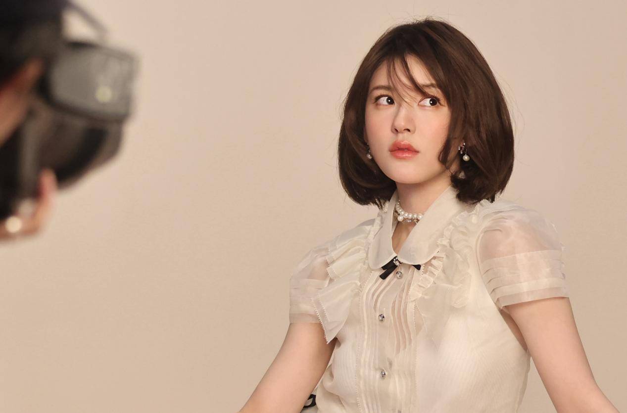 赵丽颖怼粉、赵露思告粉，这一届“花粉”的事业心比女明星更强？