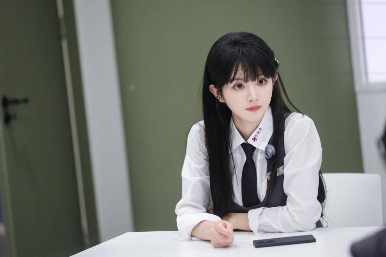 赵丽颖怼粉、赵露思告粉，这一届“花粉”的事业心比女明星更强？