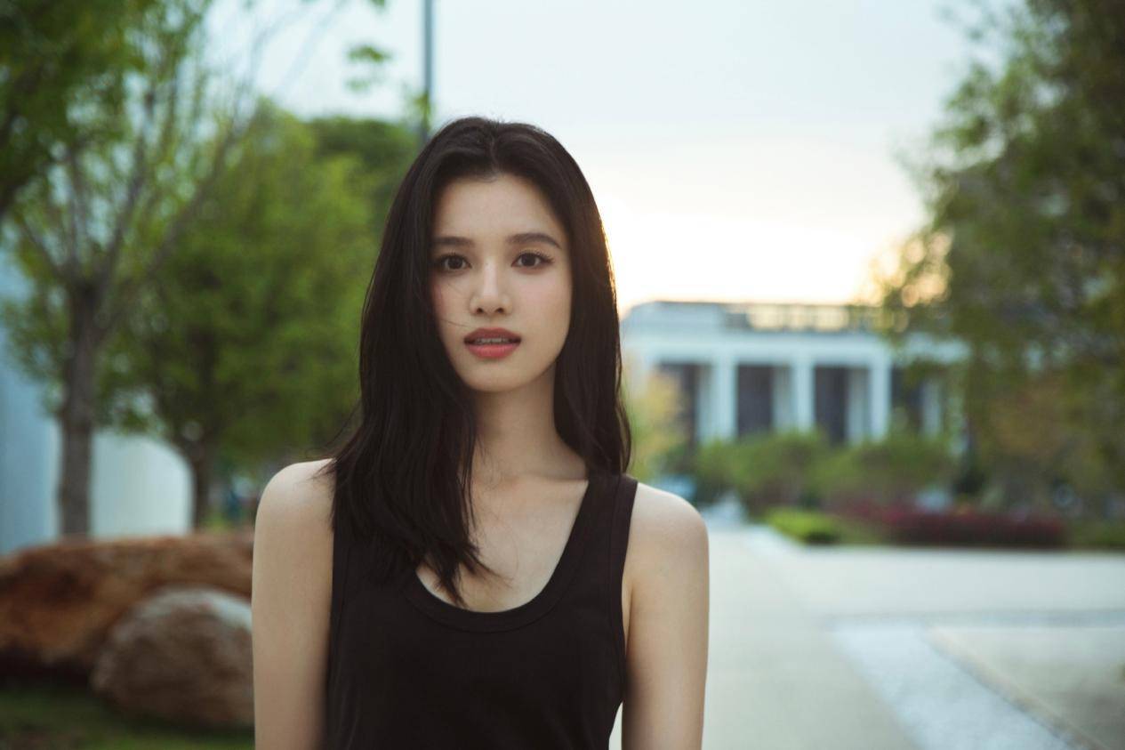 赵丽颖怼粉、赵露思告粉，这一届“花粉”的事业心比女明星更强？