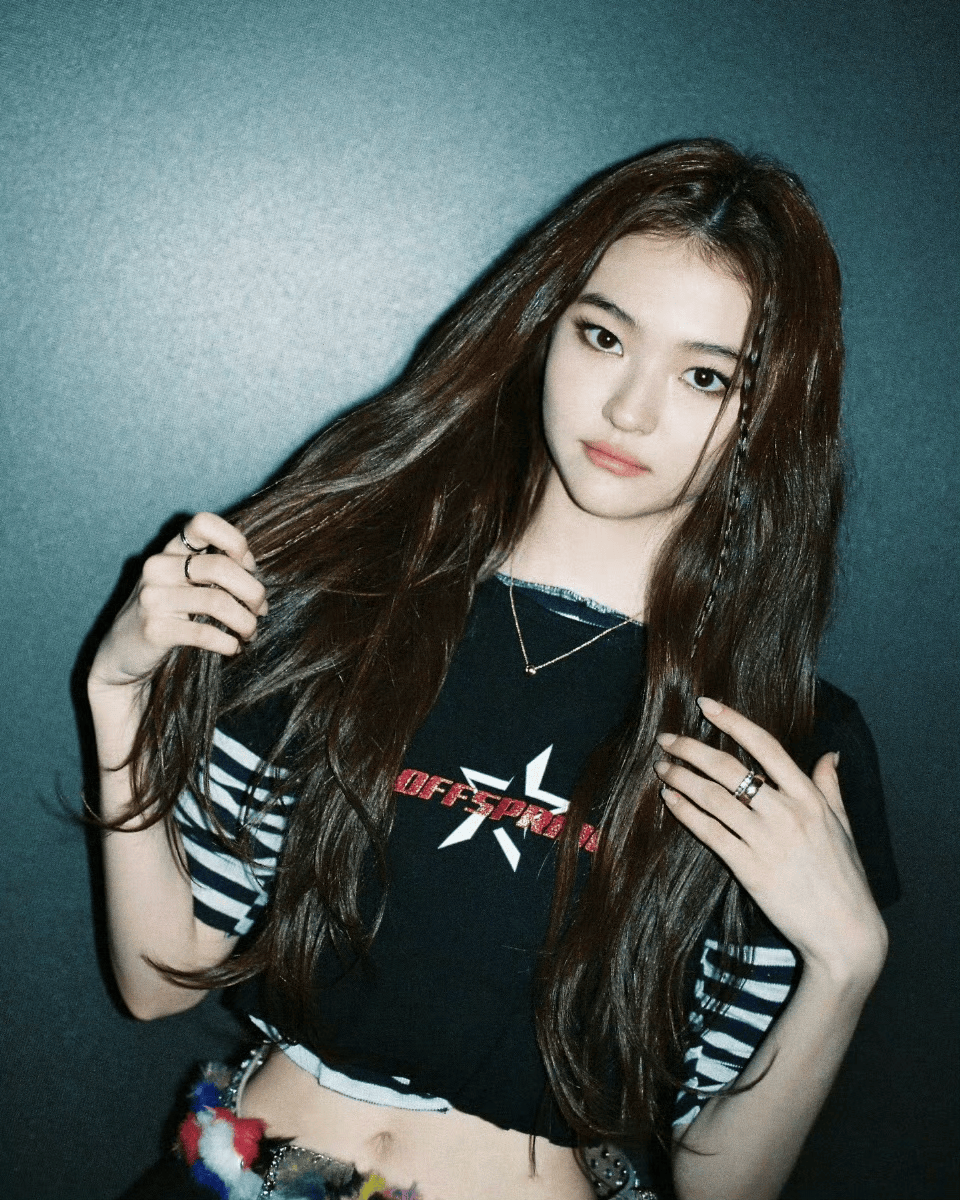 德韩混血造就“人间颜值奇迹”,被誉为小Jennie的Ella Gross出道即巅峰!