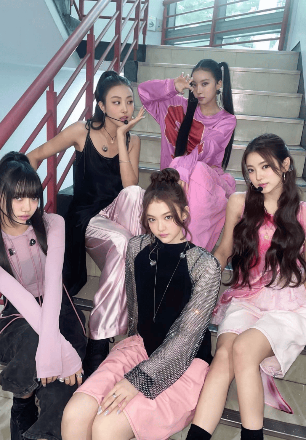 德韩混血造就“人间颜值奇迹”,被誉为小Jennie的Ella Gross出道即巅峰!