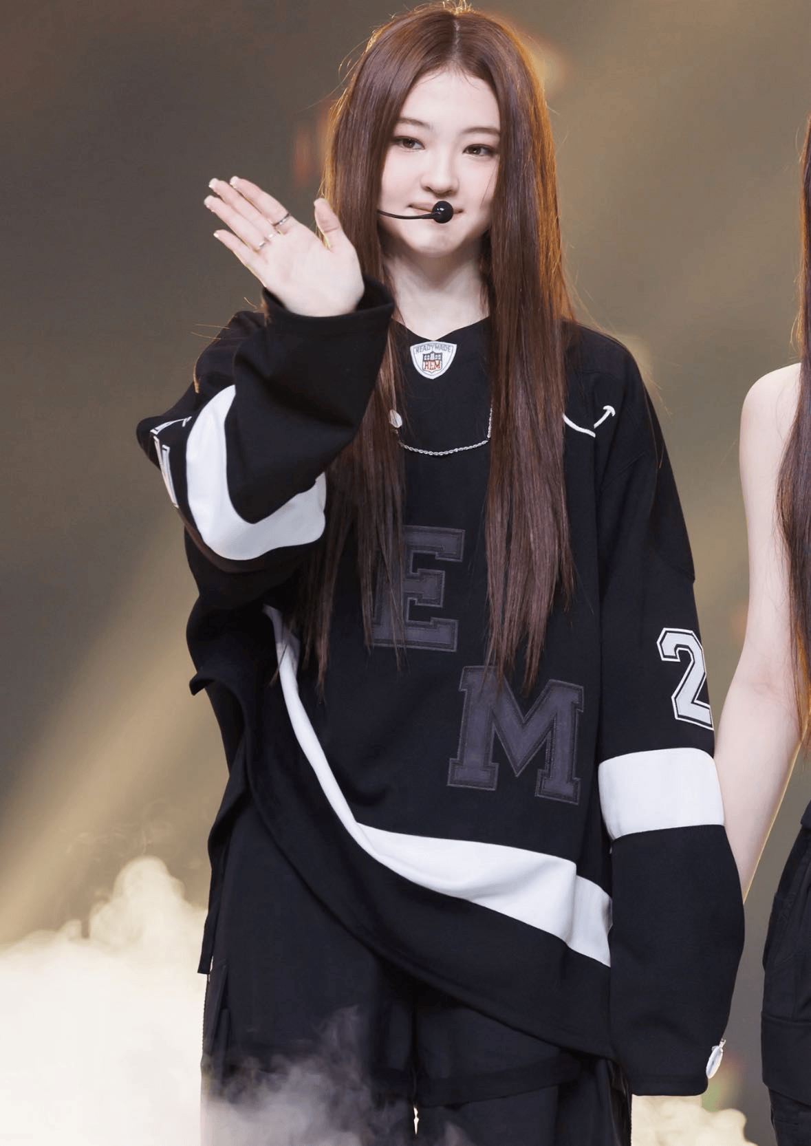 德韩混血造就“人间颜值奇迹”,被誉为小Jennie的Ella Gross出道即巅峰!