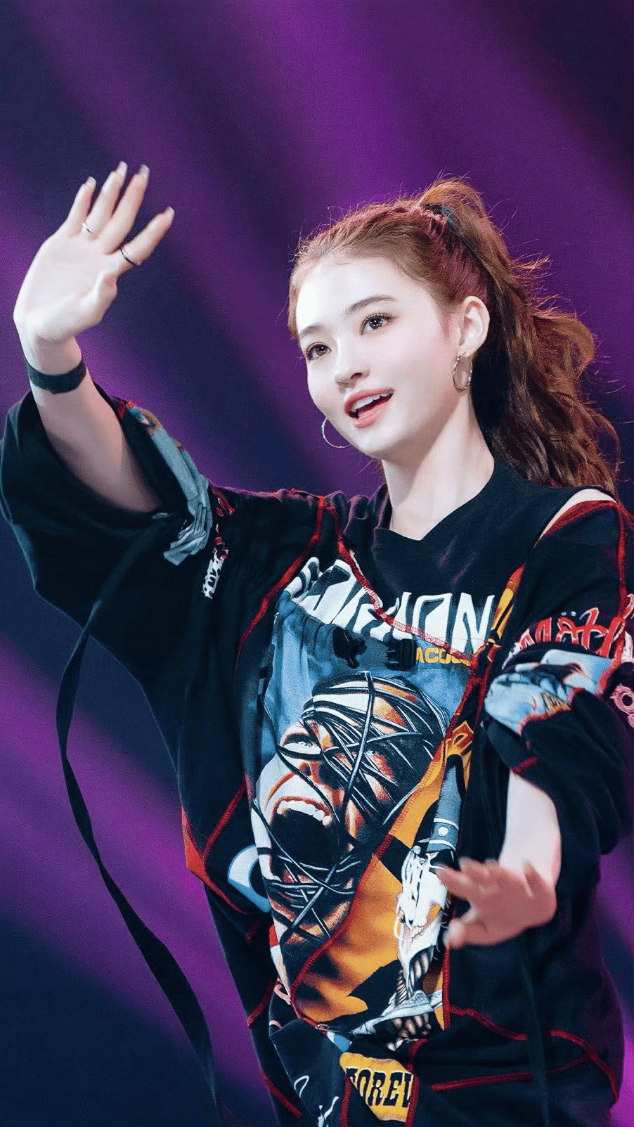 德韩混血造就“人间颜值奇迹”,被誉为小Jennie的Ella Gross出道即巅峰!