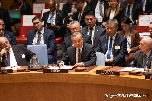 泽连斯基惹下大祸,找中国帮忙前,放低身段主动给中国“脱罪”