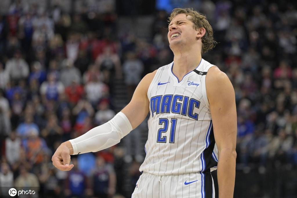 太惨了!魔术大将赛季报销 队内前四得分点全部伤停