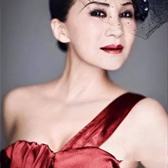 原来早已退出中国籍?被老外“玩腻就丢掉”的郑绪岚,却回国捞金