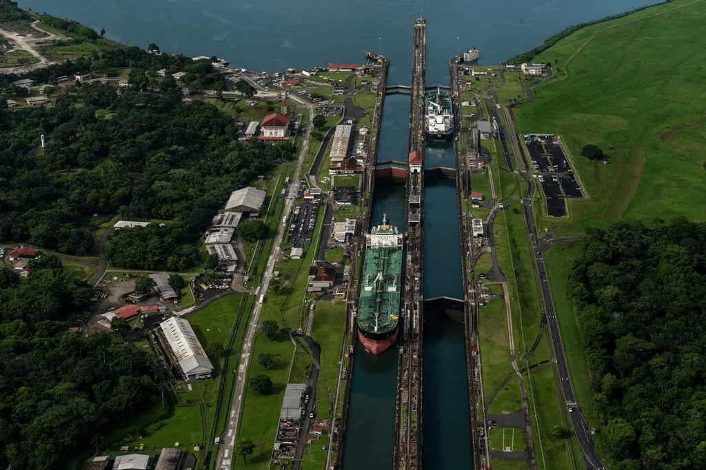 特朗普打算扩张领土 美媒:这次不是开玩笑