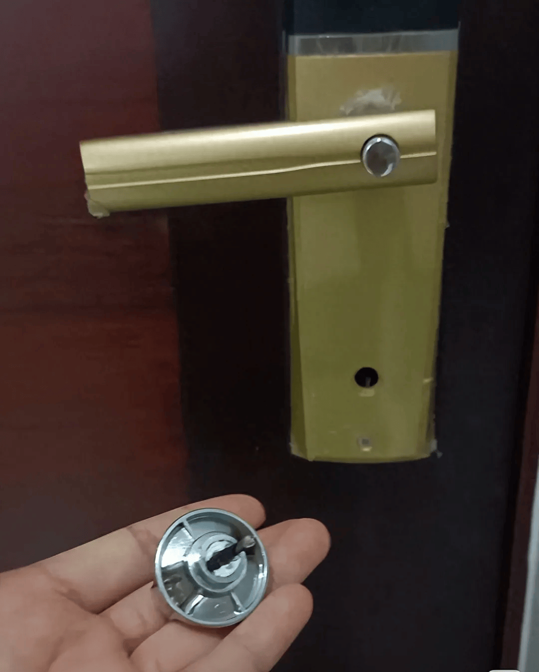 云南3名女生因门锁损坏被困民宿,错过考研最后一科!最新回应