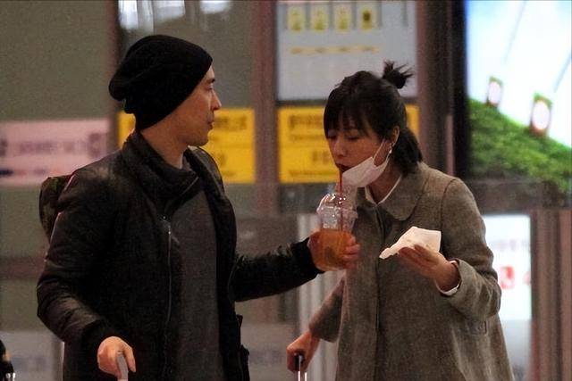 万万没想到,“丁克”了半辈子的徐静蕾,如今却成了人生赢家