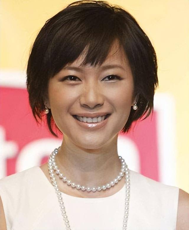 万万没想到,“丁克”了半辈子的徐静蕾,如今却成了人生赢家