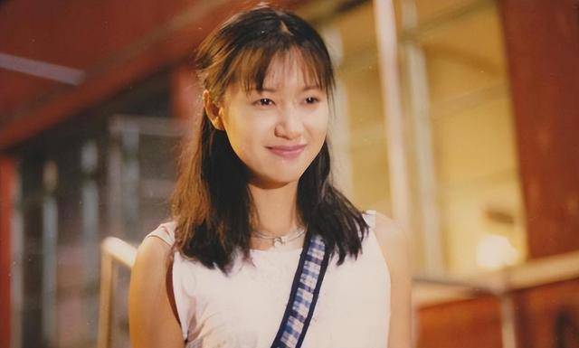 万万没想到,“丁克”了半辈子的徐静蕾,如今却成了人生赢家