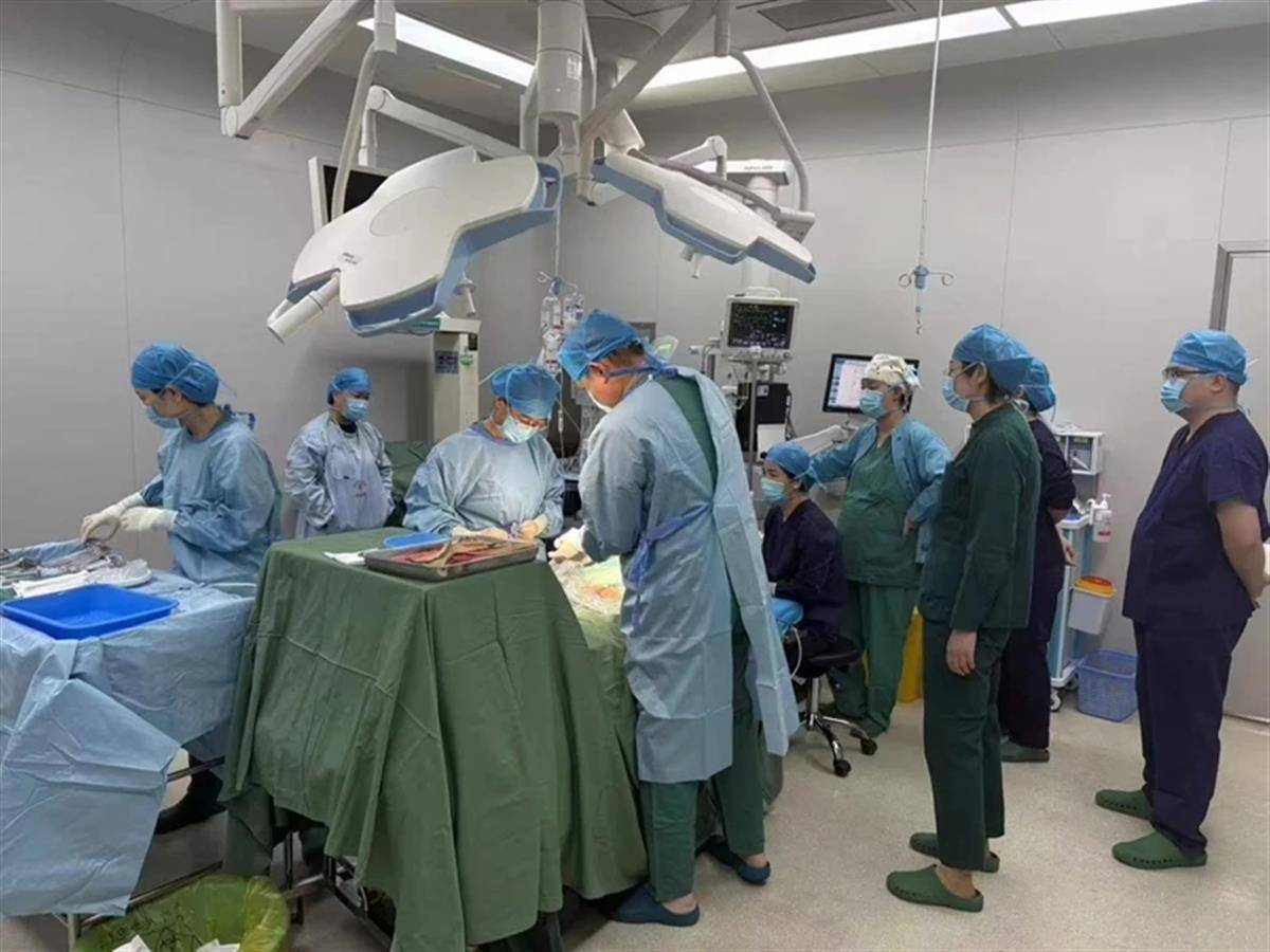 济南一位60岁孕妇产下男婴,街道:系家中二孩,可申领育儿补贴