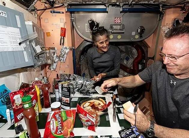 两名宇航员被困空间站超半年,但情况没有想象的那么糟